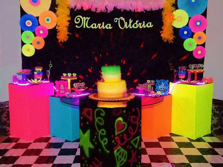 Festa Neon em Casa
