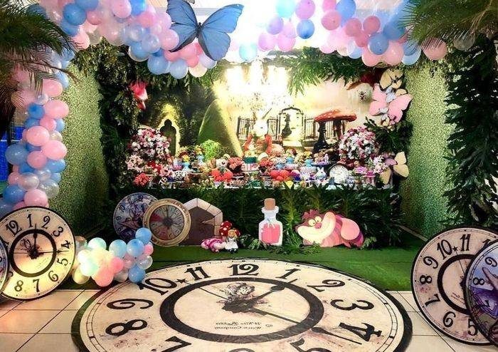 Decoração festa 15 anos Alice no País das Maravilhas