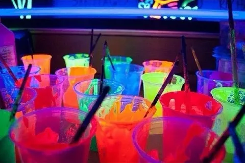 Festa Neon em Casa