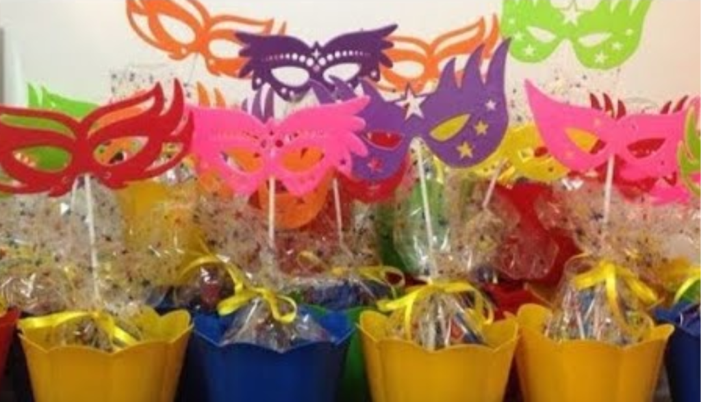Decoração de Carnaval Simples e Barata