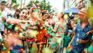 ornamentação de carnaval de rua